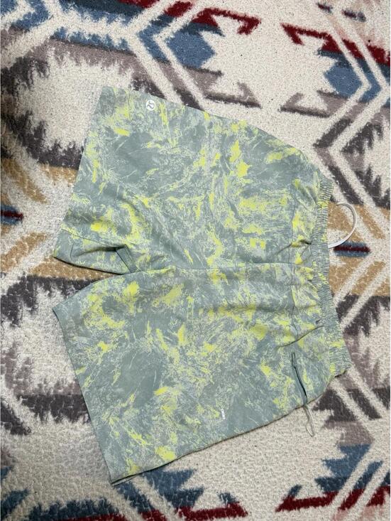 Lululemon Green Print Splatter Paint Mens Medium Green Tie-Dye Gym Run - Picture 3 of 4